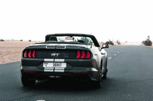  Dark Grey Ford Mustang cabrio V8 Photo 