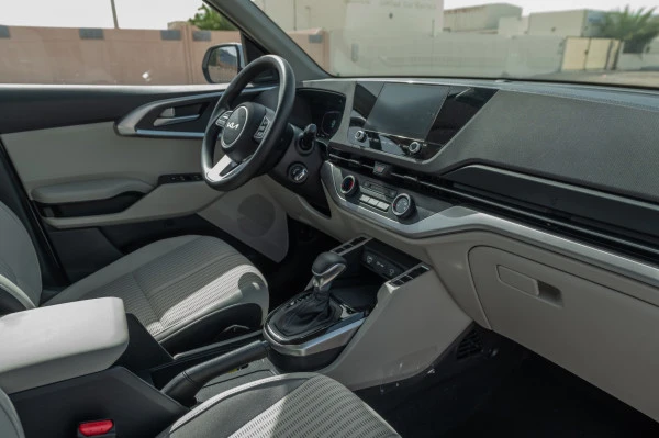  Dark Grey KIA Carens Photo 