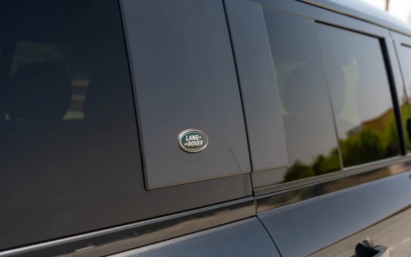  Dark Grey Range Rover Defender Photo 