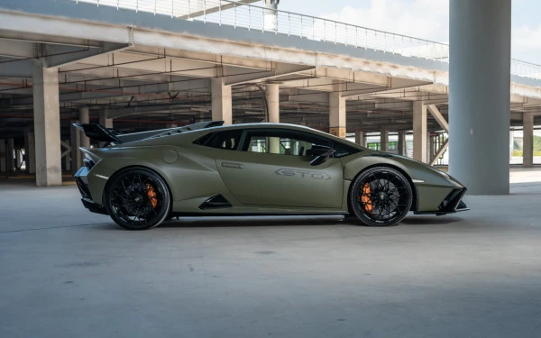  Green Lamborghini Huracan STO Photo 