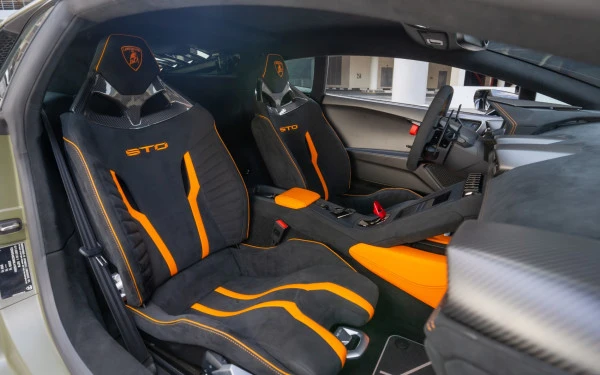  Green Lamborghini Huracan STO Photo 