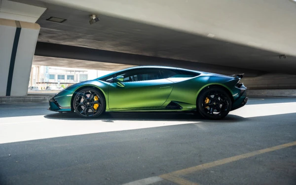  Green Lamborghini Huracan Tecnica Photo 