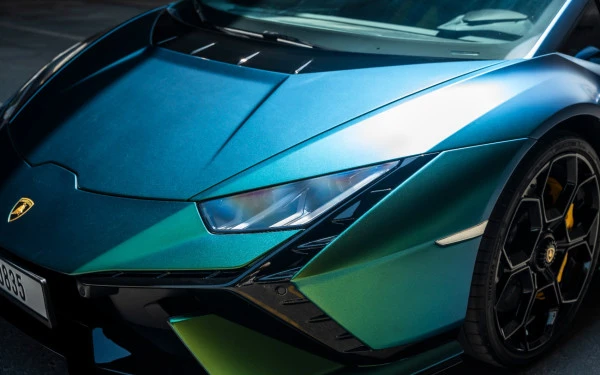  Green Lamborghini Huracan Tecnica Photo 