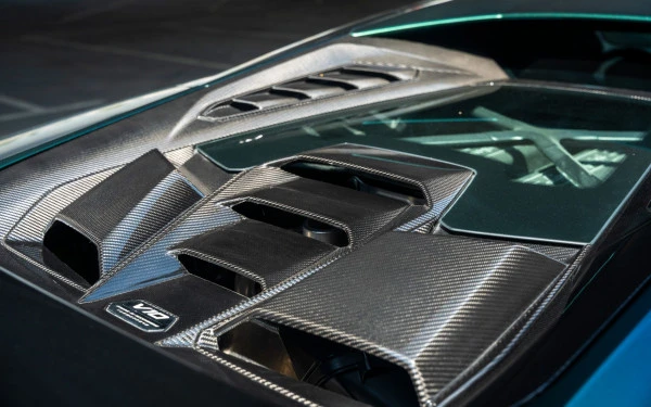  Green Lamborghini Huracan Tecnica Photo 