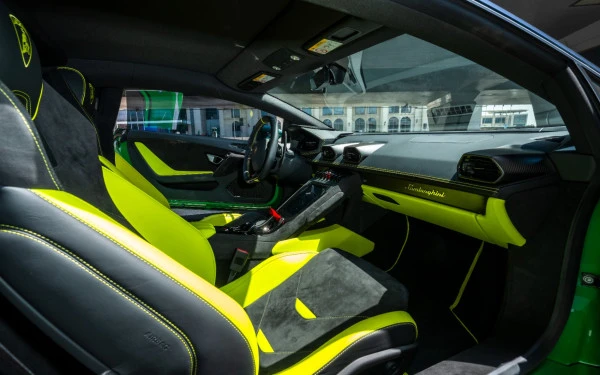  Green Lamborghini Huracan Tecnica Photo 