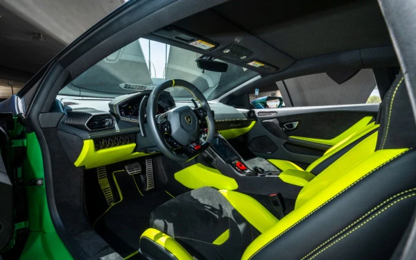  Green Lamborghini Huracan Tecnica Photo 
