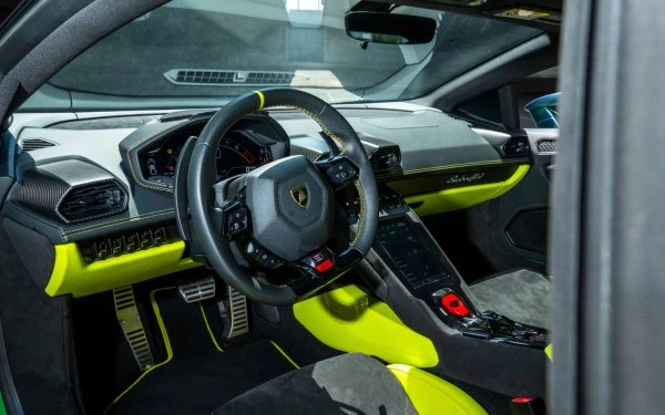  Green Lamborghini Huracan Tecnica Photo 