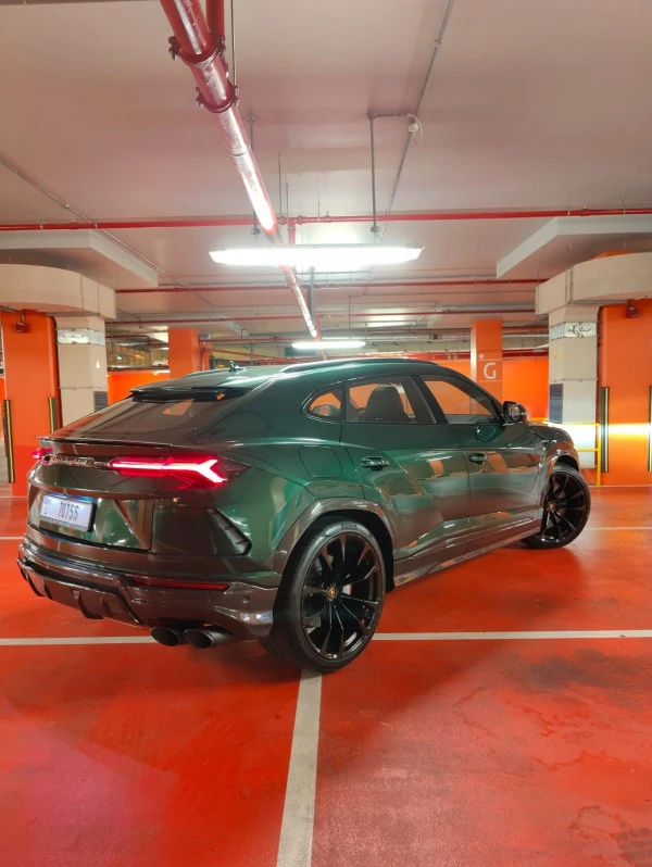  Green Lamborghini Urus Photo 