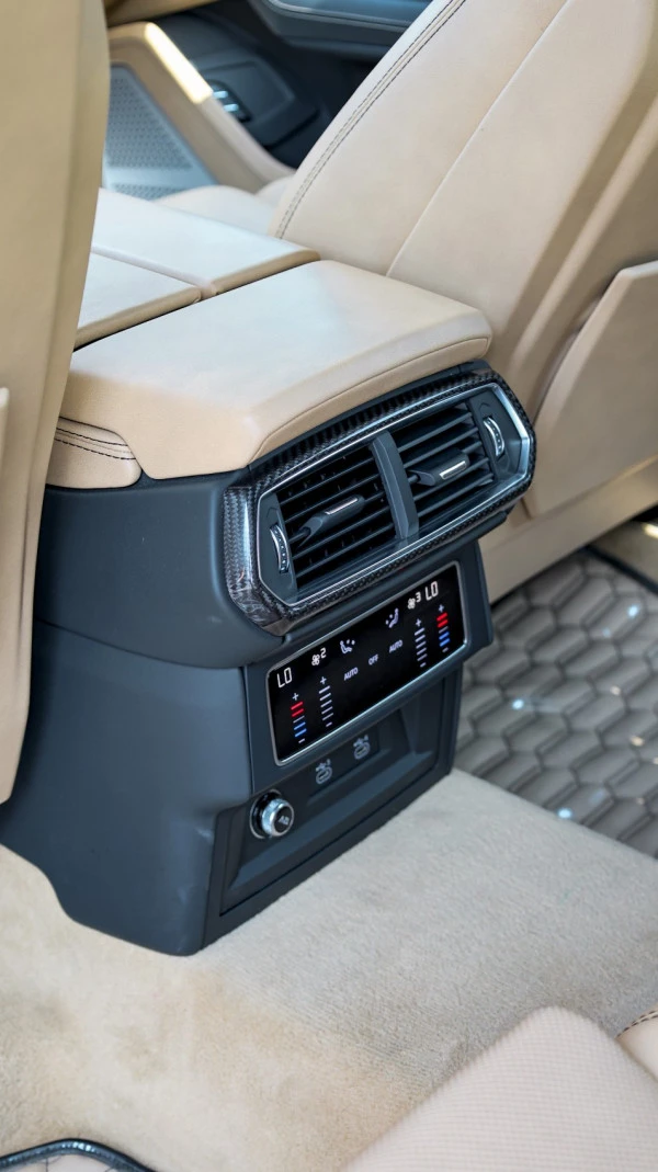  Green Lamborghini Urus Photo 