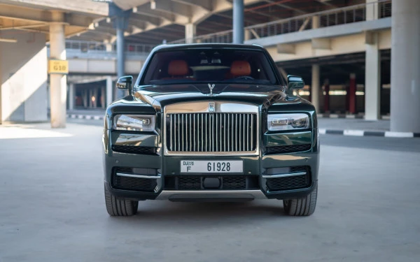  Green Rolls Royce Cullinan Photo 