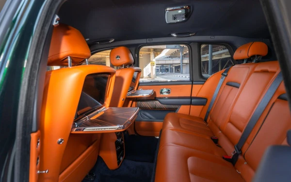  Green Rolls Royce Cullinan Photo 