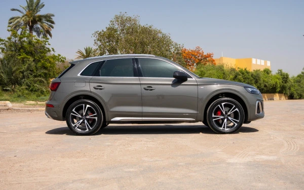  Grey Audi Q5 Photo 