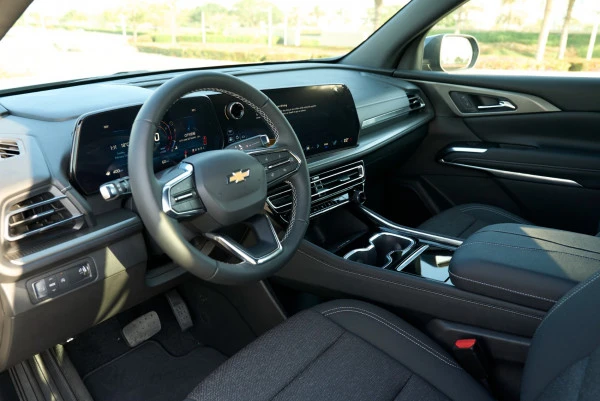  Grey Chevrolet Traverse Photo 