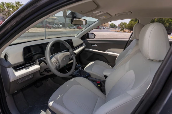  Grey Hyundai Accent Photo 