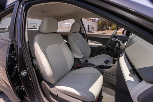  Grey Hyundai Accent Photo 