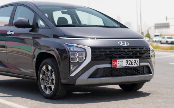  Grey Hyundai Stargazer Photo 