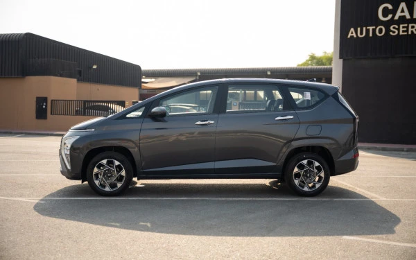  Grey Hyundai Stargazer Photo 