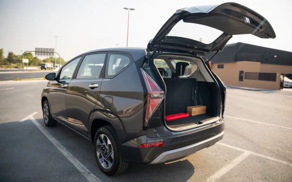  Grey Hyundai Stargazer Photo 