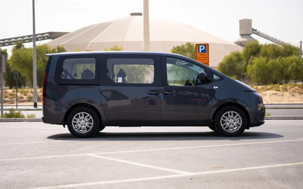  Grey Hyundai Staria Photo 