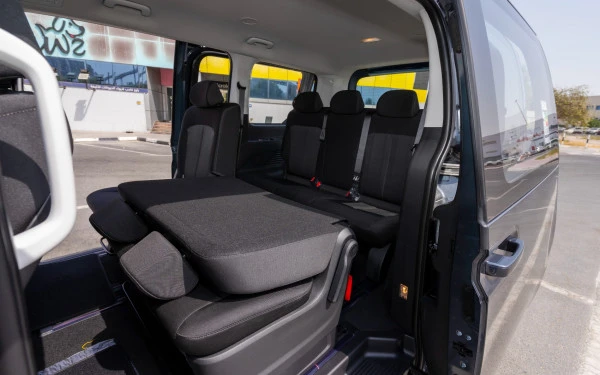  Grey Hyundai Staria Photo 