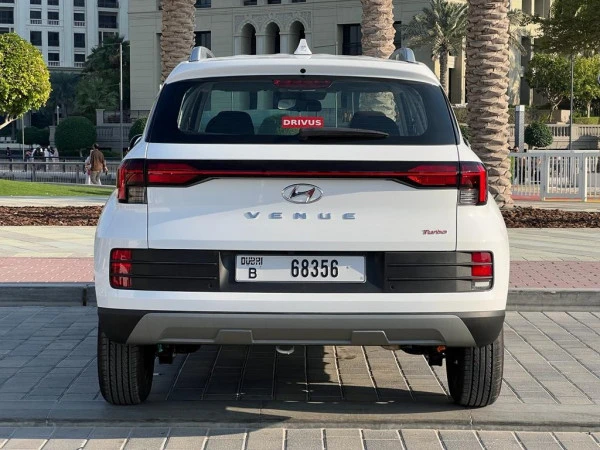  White Hyundai Venue Photo 