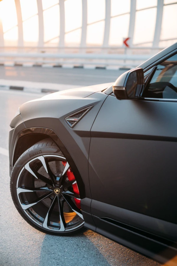  Black Lamborghini Urus Photo 