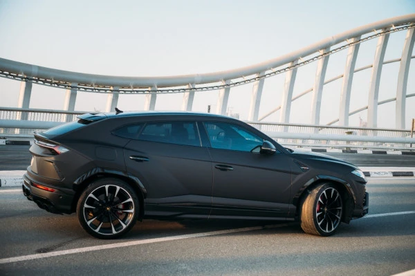  Black Lamborghini Urus Photo 
