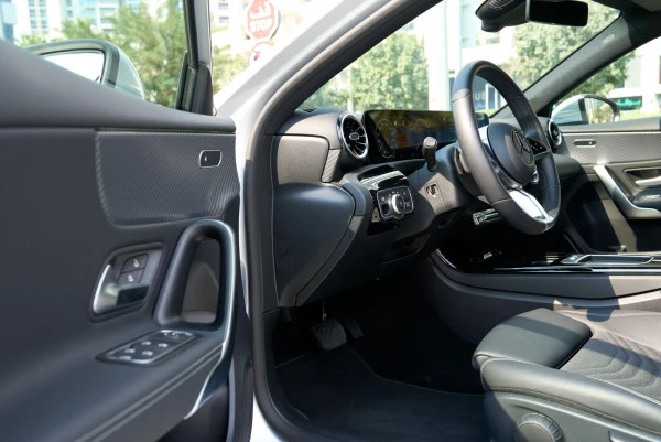  Grey Mercedes A180 Photo 