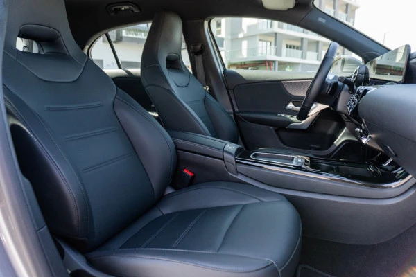  Grey Mercedes A180 Photo 