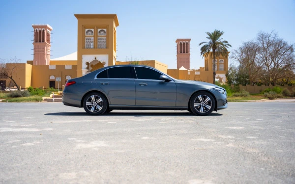  Grey Mercedes C200 Photo 