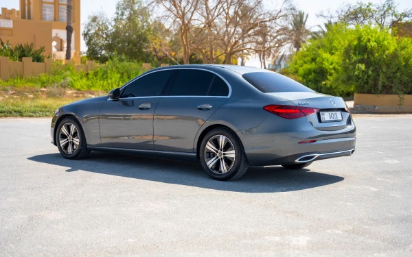  Grey Mercedes C200 Photo 