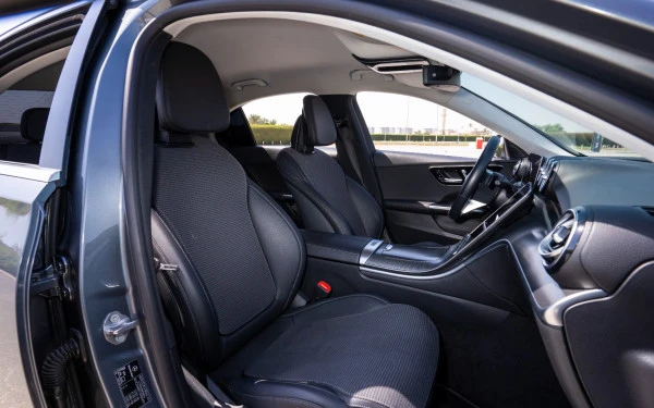  Grey Mercedes C200 Photo 