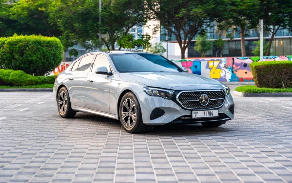  Grey Mercedes E200 Photo 