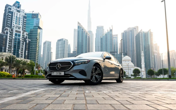  Grey Mercedes E200 Photo 