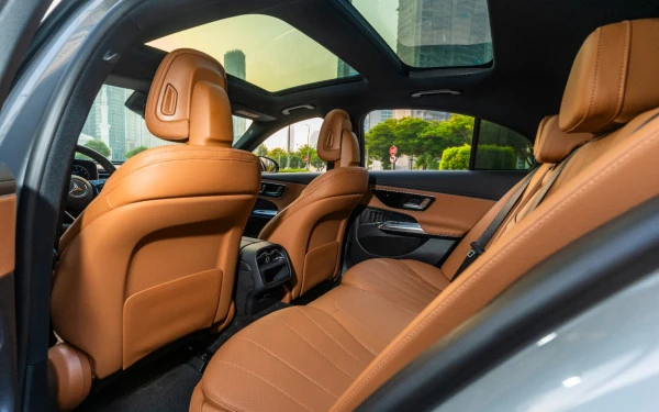  Grey Mercedes E200 Photo 