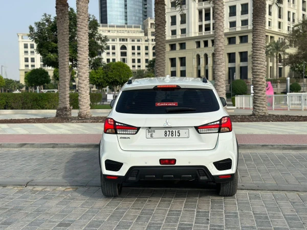  White Mitsubishi ASX Photo 