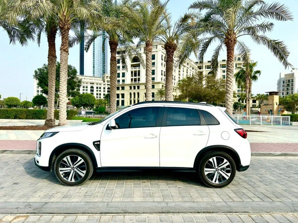  White Mitsubishi ASX Photo 