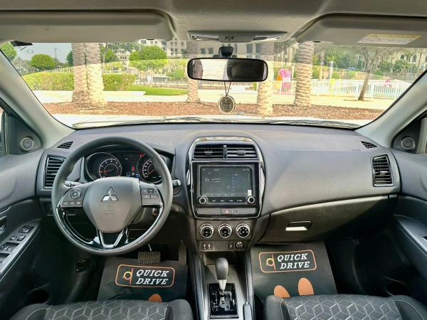  White Mitsubishi ASX Photo 