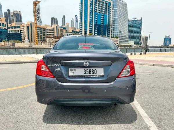  Grey Nissan Sunny Photo 