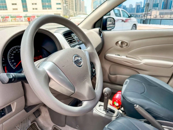  Grey Nissan Sunny Photo 