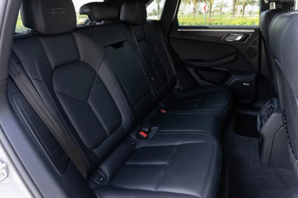  Grey Porsche Macan Photo 