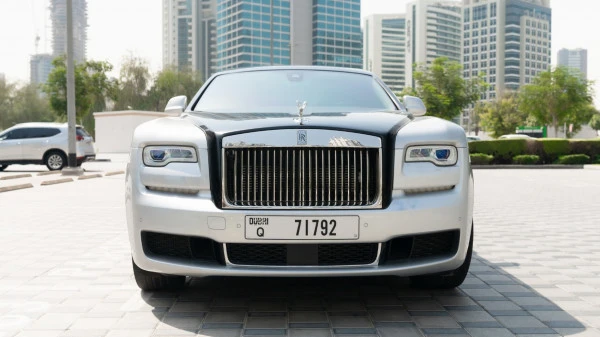  Silver Rolls Royce Ghost Photo 