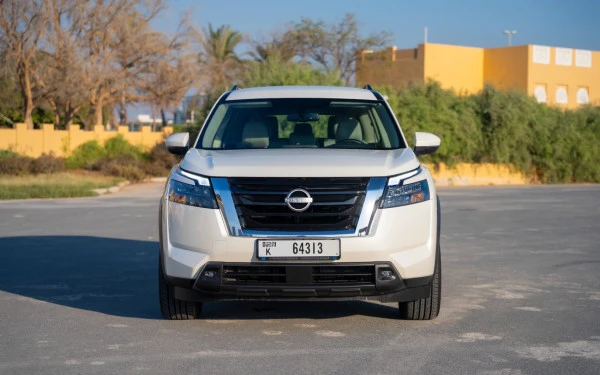  Pearl White Nissan Pathfinder Photo 