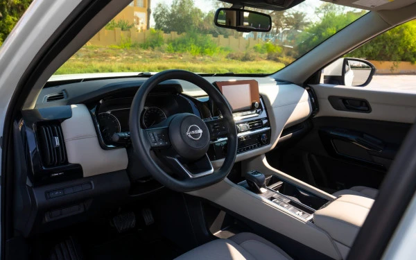  Pearl White Nissan Pathfinder Photo 