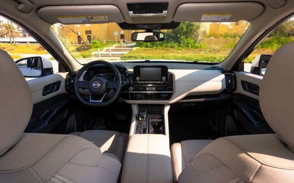  Pearl White Nissan Pathfinder Photo 