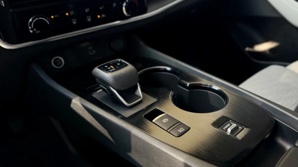  Pearl White Nissan Xtrail Photo 