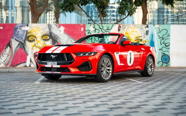  Red Ford Mustang cabrio Photo 