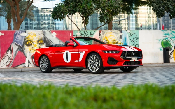  Red Ford Mustang cabrio Photo 
