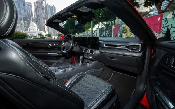  Red Ford Mustang cabrio Photo 