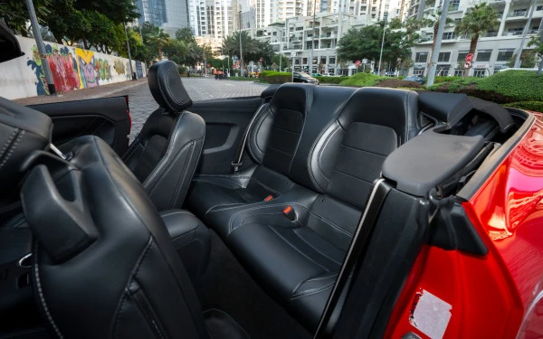  Red Ford Mustang cabrio Photo 